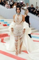 每年一度的MetGala红毯，卡戴珊家族今年来了三人