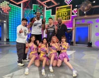 约会62岁女明星！霍华德真会玩，不打球的日子太快活！