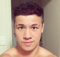 恭喜！TVB知名混血童星宣布向女友求婚成功，满身肌肉成飞机师