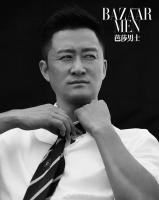 网友在合肥政务区石台路公园偶遇吴京遛娃……