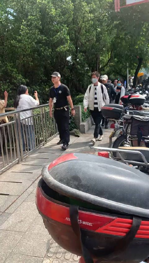 九峰公园偶遇张颂文