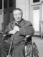 历史上的今天：诗人艾青逝世