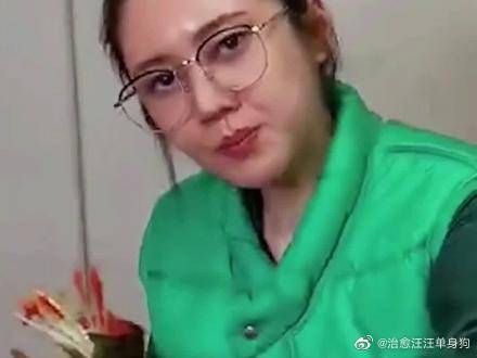 近日，于晓光出轨风波后与老婆合体，秋瓷炫酒后崩溃大哭……