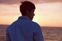 从来不发朋友圈的人，还是远离为好