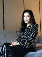 秋瓷炫乘风幕后花絮照，真的自信大方……