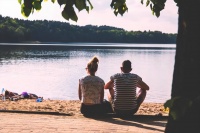 一个人的“姿势”，暗示不同的性格，请转告在找对象的儿女