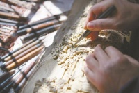 “三雕”绝活 刀尖秀技