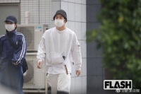 仲野太贺与木龙麻生进出公寓 二人共度三天两夜