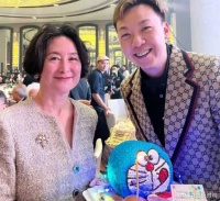 豪门接班人何超琼，与好友郑绍康庆生，豪华场面曝光