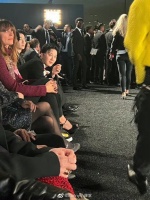 权志龙、王一博香奈儿大秀台下同框！