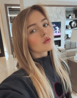 岳父好！杰拉德二女儿17岁生日快乐三个女儿绝顶漂亮