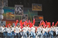 延安木刻版画“舞动起来” 舞蹈诗剧《杨家岭的春天》编剧透露创作灵感来自延安采风