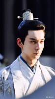 从古偶杀到现偶，陈星旭穿上西装太禁欲，和宋茜垫脚吻好甜