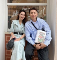 袁伟豪生日与陈山聪胡定欣等圈中好友庆祝 还和张宝儿享受二人世界