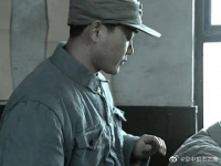 《亮剑》李云龙刚被撤职，又遭部下追讨。搞笑配音，幽默爆笑