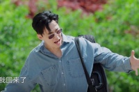 听到刘宪华的声音，黄磊何炅是飞奔跑出去迎接的……