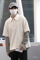 王俊凯分享歌曲《扯》 疑似辟谣与经纪人穿情侣装