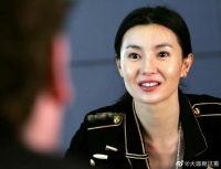 当年41岁的张曼玉无精修图皮肤好真实