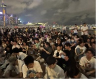 一场演出吸引十万人！酒店一房难求，演唱会经济“复苏即狂热”