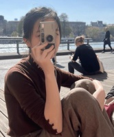 李嫣与王菲母女巴黎度假，美照曝光惊艳全网，引起网友热议