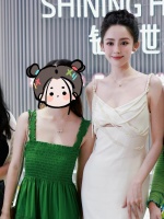 娜扎真的是精致的洋娃娃啊