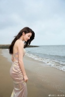 黑发红唇，富家小姐即视感️