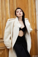 蒋梦婕回应戛纳红毯造型被吐槽：随便说 我很喜欢