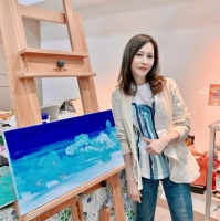 顾纪筠晒和身为TVB艺人的继子合影像姐弟 嫁给富豪老公过阔太生活