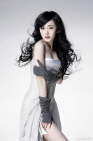 杨幂这些年的公式照，端庄大方又美又飒，每一张都好绝