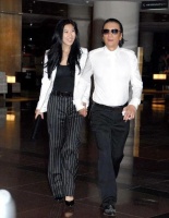 娱乐圈的老夫少妻，最大相差49岁，看起来却恩爱无比，让人羡慕