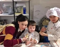 张柏芝首次分享“小王子”互动画面，混血儿真容曝光惊艳众人！