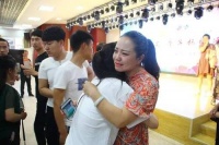 教育最大悲哀是师生都没有幸福感，而更大悲哀是我们无法改变现实