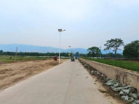 我在长方青石上坐下歇息，遥想村里从前的生活|周末读诗