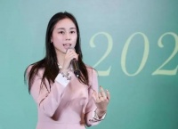 何猷亨为何超莲庆生，何超琼直言跟嫁女儿一样，何家粉碎不和传闻