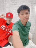 葛斯齐曝贺军翔和夜总会小姐舌吻，且有证据，经纪人回应不敢否认