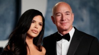 恋情曝光四年后，亚马逊创始人贝索斯据称与前新闻主播订婚