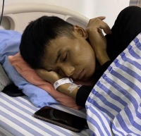 抗癌网红“超人”去世，女儿紧抱玩偶不撒手，生前画面曝光