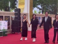 唐国强，刘晓庆华表奖红毯世纪合体……
