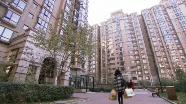 女人节日去看望公婆,不料竟发现丈夫前妻儿子住公婆家……