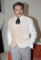 魏骏杰罕见晒与女儿合照，自曝将移居杭州生活，为复出已减掉25斤