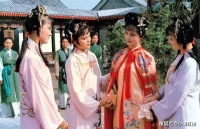 薛宝钗的金锁，到底是癞头和尚给的，还是薛家炮制的？