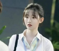 95后初恋脸倾国倾城，我见犹怜的气质好有辨识度，天生演员相