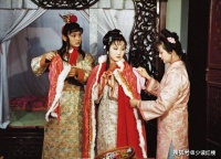 黛玉看到宝玉在宝钗屋里，为什么说自己来得不巧了？