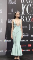 迪丽热巴，这姐每次都给人与众不同的感觉，每次造型都在大胆创新