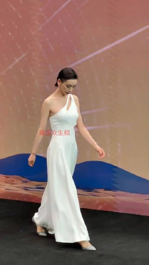 有没有可能,是先邀请了杨幂,杨幂不去……