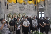 他一生读书、藏书、品书、写书！著名藏书家姜德明去世