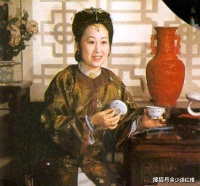 薛姨妈对宝玉的疼爱，真心实意还是虚情假意？一个细节就能看出来