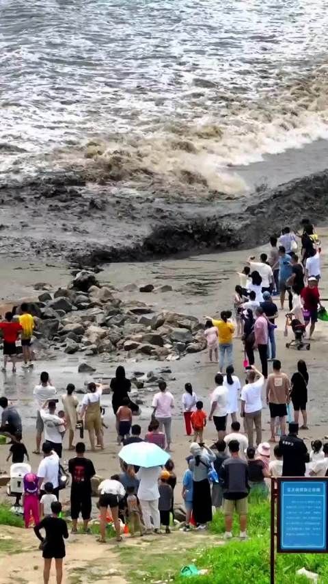 大海真的太可怕了，当时泰坦尼克号出海前，我喉咙都喊哑了……