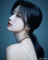 文佳煐公式照完全初恋脸，这也太美了吧，真女神降临没错了……