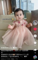 陈佩斯外甥女晒祖孙三代合照，和父亲张山太相似，住20万一平豪宅